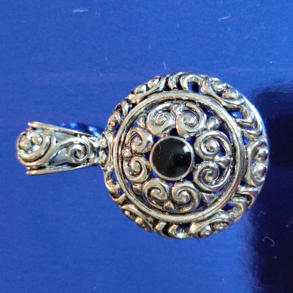 VINTAGE 🪬 SILVER PREMIER DESIGNS FILIGREE ONYX CHARM🫶🏼 PENDENT